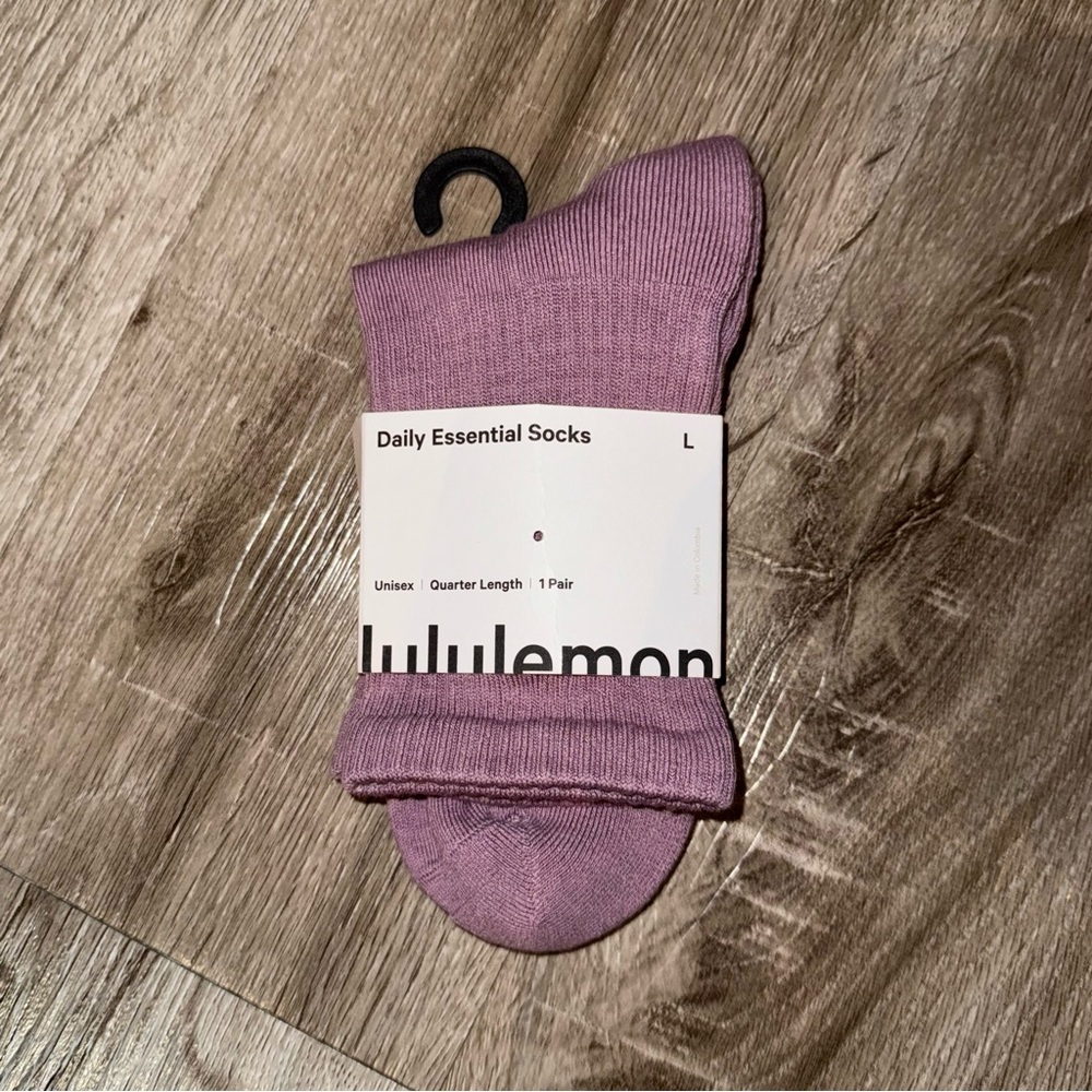Lululemon Daily Essential Quarter Socks Lavender Lux size Large